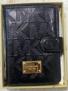 New Michael Kors Signature Wallet with Box – Black Patent Finish